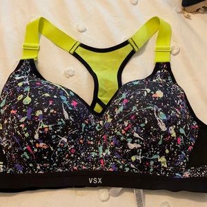 Victoria secret sports bra !